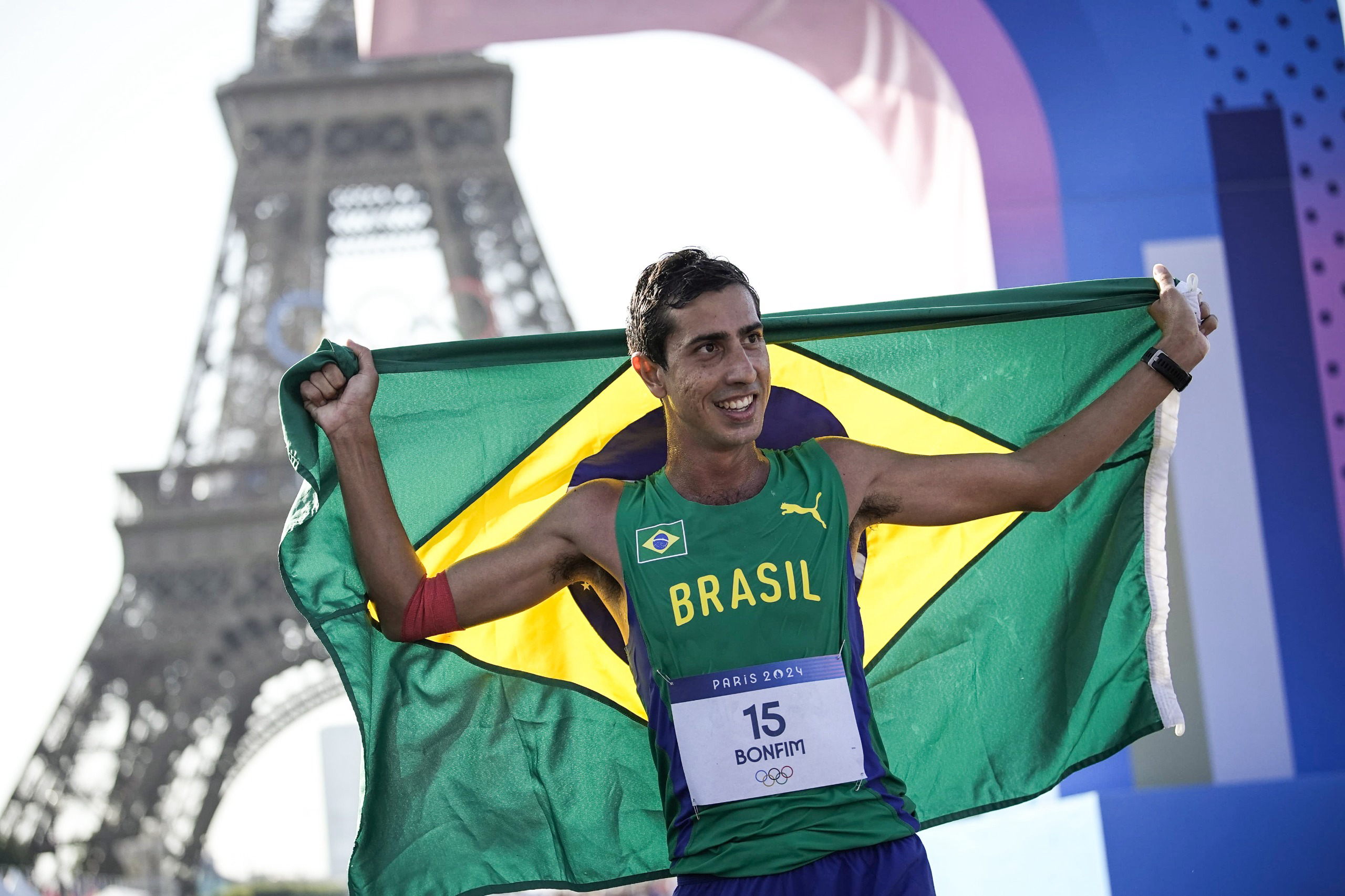 Caio Bonfim medalhista de prata.