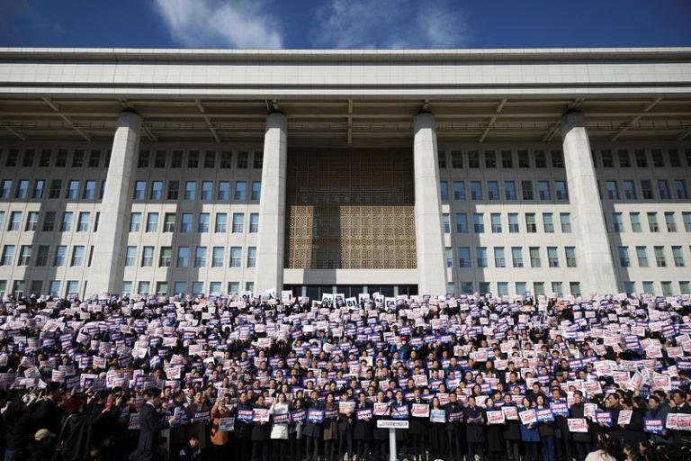 Protesto contra presidente sul-coreano Yoon Suk Yeol em Seul 4/12/2024 REUTERS/Kim Hong-Ji
© Thomson Reuters